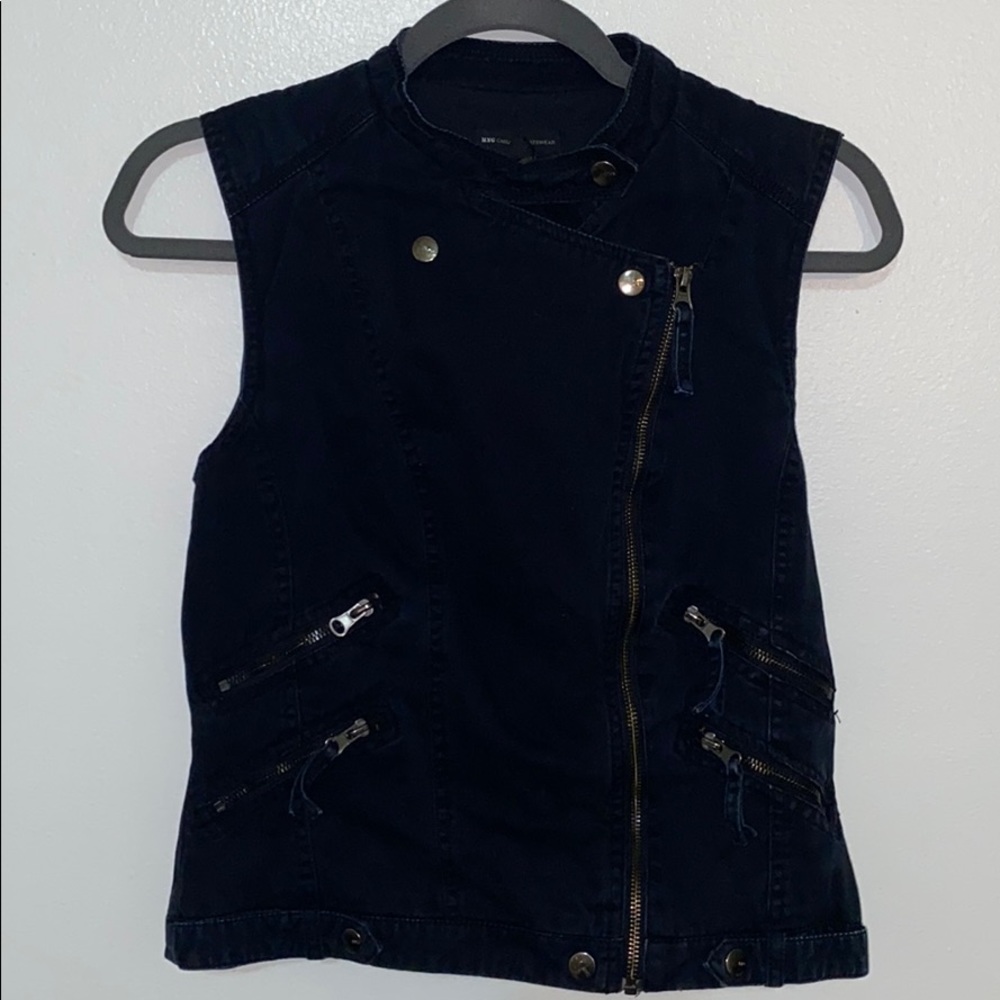 Black short vest